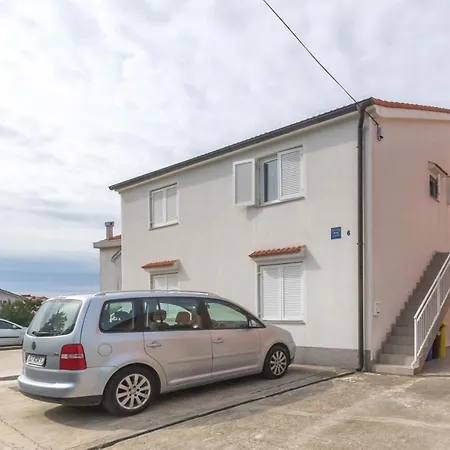 Pet Friendly Escape Apartman Njivice