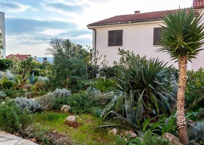 Pet Friendly Escape Njivice